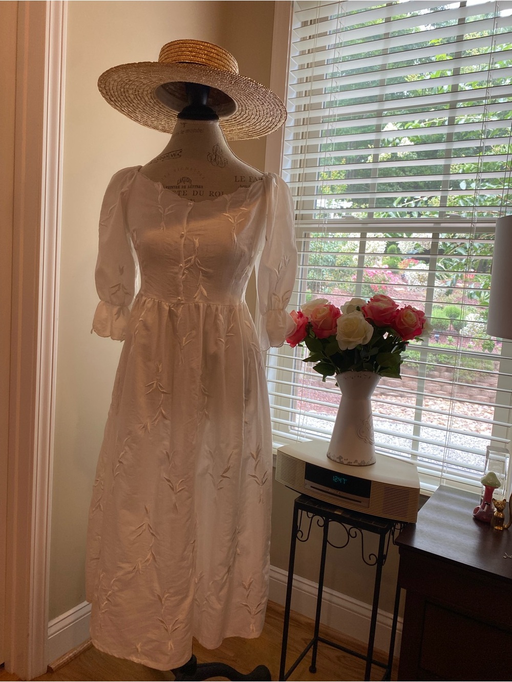 Elegant Ivory Embroidered Puff Sleeve Midi Dress